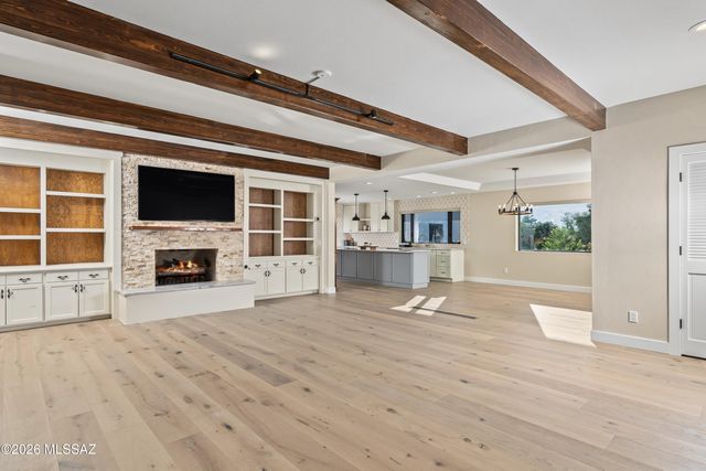 575 W Valoro Drive, Oro Valley, AZ 85737