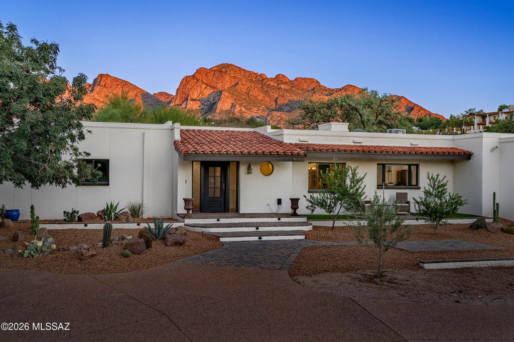 575 W Valoro Drive, Oro Valley, AZ 85737