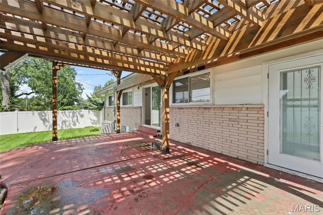 2280 Luxmore Drive, Unincorporated, MO 63136