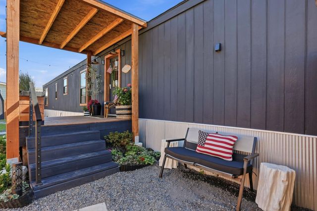 10510 W Richland Rd, Cheney, WA 99004