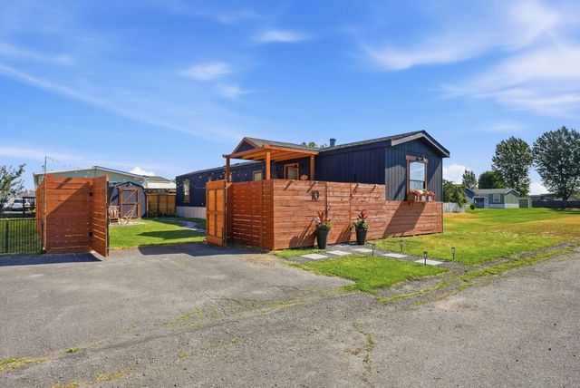 10510 W Richland Rd, Cheney, WA 99004