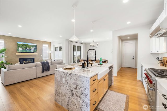 33136 Holly Avenue SE, Black Diamond, WA 98010