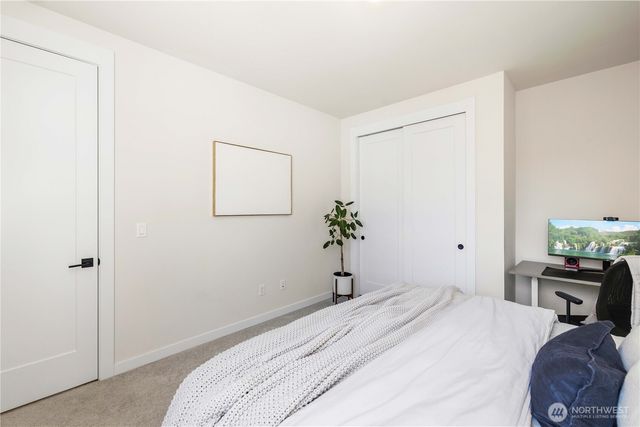 33136 Holly Avenue SE, Black Diamond, WA 98010