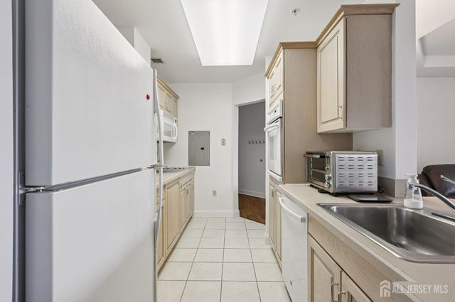 2202 Windrow Drive, Middlesex, NJ 08540