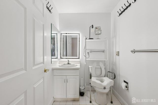 2202 Windrow Drive, Middlesex, NJ 08540