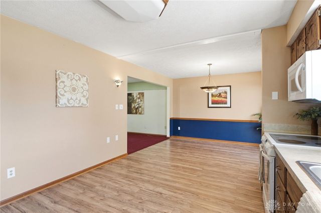 4043 Summerfield Drive, Beavercreek, OH 45432
