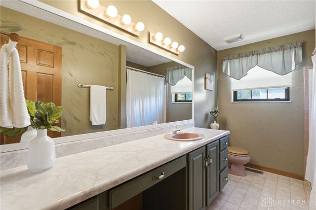 4043 Summerfield Drive, Beavercreek, OH 45432