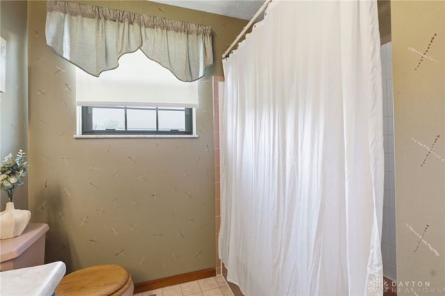 4043 Summerfield Drive, Beavercreek, OH 45432