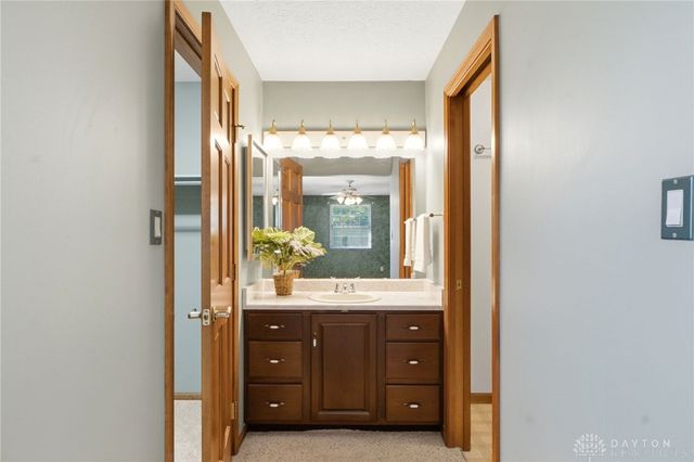 4043 Summerfield Drive, Beavercreek, OH 45432