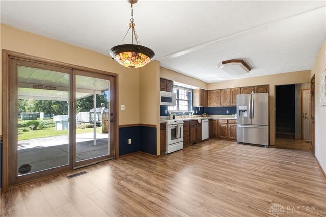 4043 Summerfield Drive, Beavercreek, OH 45432