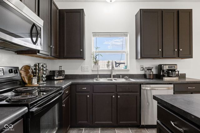 15098 Royal Grove Drive, Noblesville, IN 46060