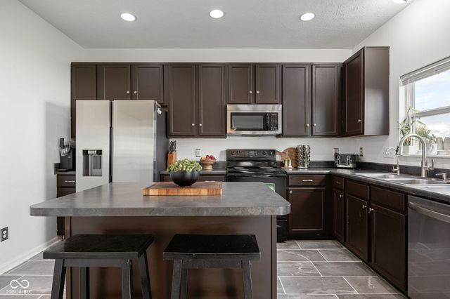 15098 Royal Grove Drive, Noblesville, IN 46060
