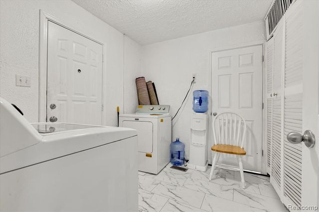 1564 Moulin Avenue, Madison Heights, MI 48071