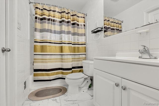 1564 Moulin Avenue, Madison Heights, MI 48071