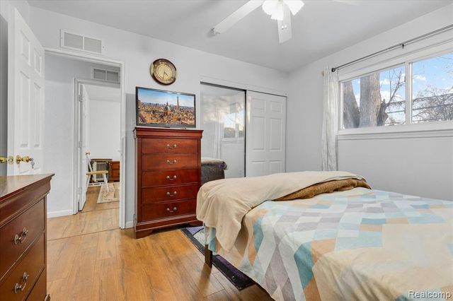 1564 Moulin Avenue, Madison Heights, MI 48071