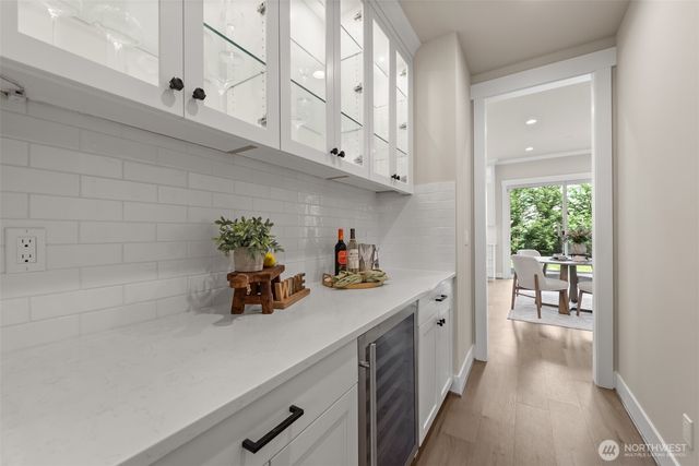 222 106th Avenue SE, Bellevue, WA 98004