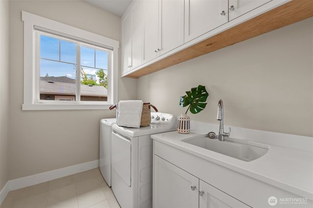 222 106th Avenue SE, Bellevue, WA 98004