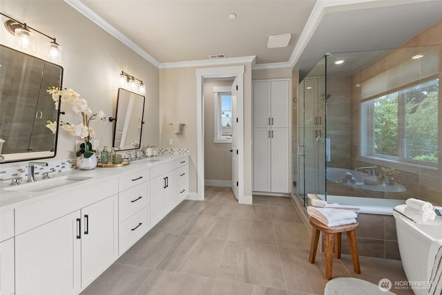 222 106th Avenue SE, Bellevue, WA 98004