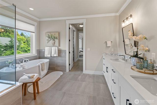 222 106th Avenue SE, Bellevue, WA 98004