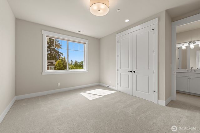 222 106th Avenue SE, Bellevue, WA 98004