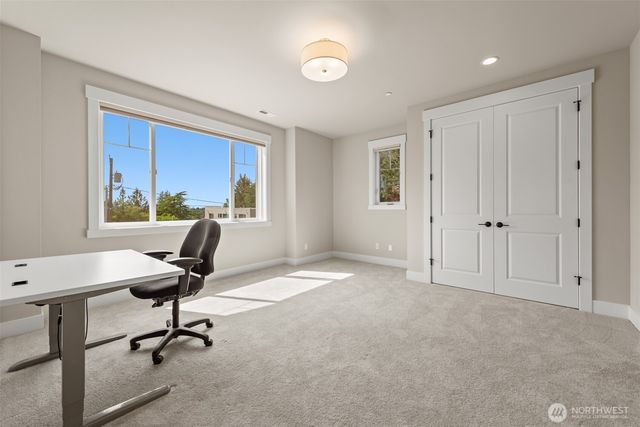 222 106th Avenue SE, Bellevue, WA 98004