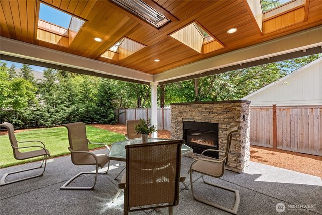 222 106th Avenue SE, Bellevue, WA 98004
