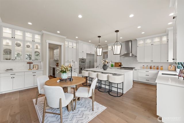 222 106th Avenue SE, Bellevue, WA 98004