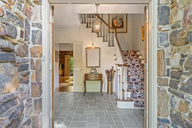 2330 DOGWOOD MEADOWS CV, Germantown, TN 38139