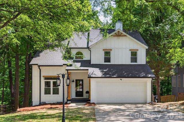 9223 Pebble Creek Way, Charlotte, NC 28269