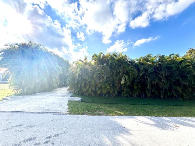 1256 SE Ladner Street, Port St Lucie, FL 34952