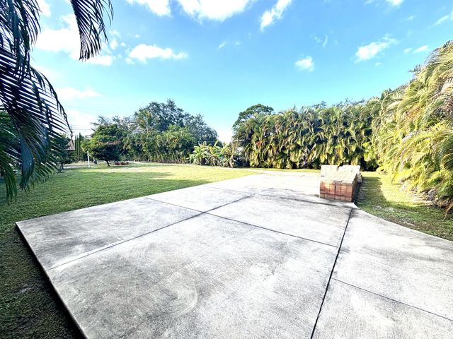 1256 SE Ladner Street, Port St Lucie, FL 34952