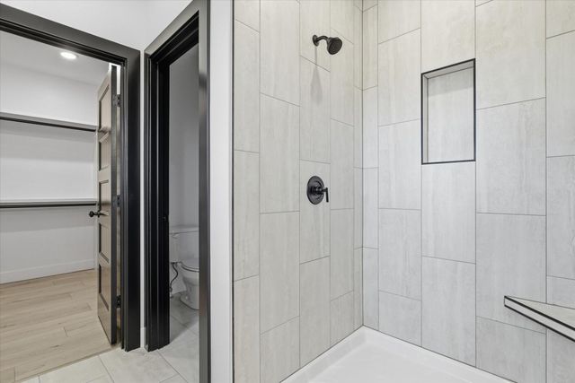 1371 N Collins Drive, Republic, MO 65738