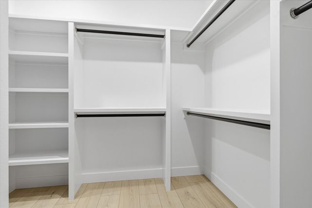 1371 N Collins Drive, Republic, MO 65738