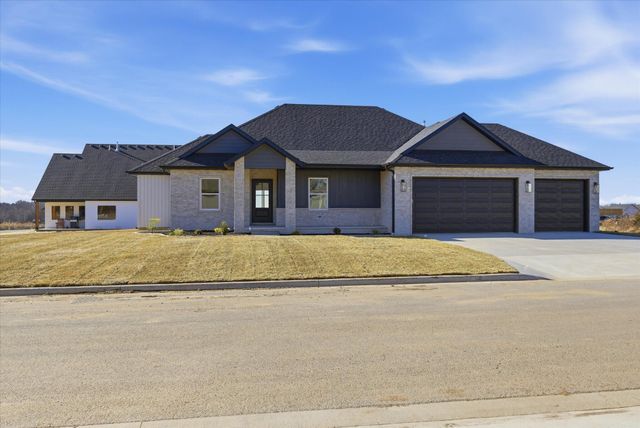 1371 N Collins Drive, Republic, MO 65738