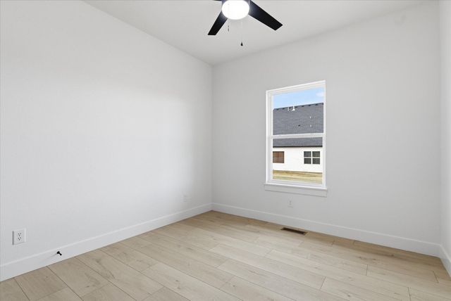 1371 N Collins Drive, Republic, MO 65738