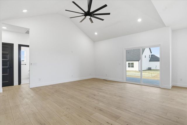 1371 N Collins Drive, Republic, MO 65738