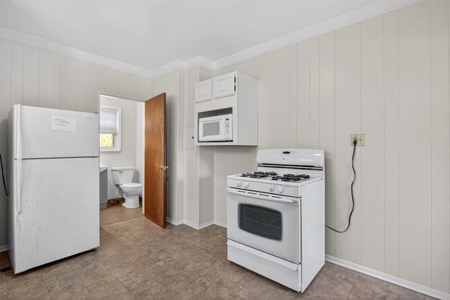 302 Ellery Avenue, Jackson, MI 49201