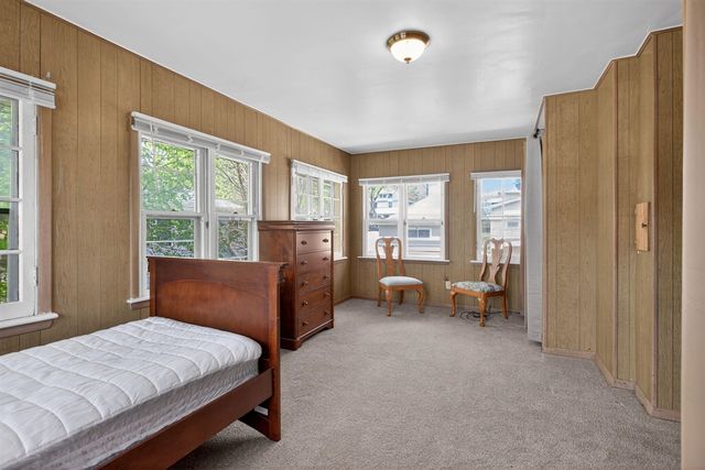 302 Ellery Avenue, Jackson, MI 49201
