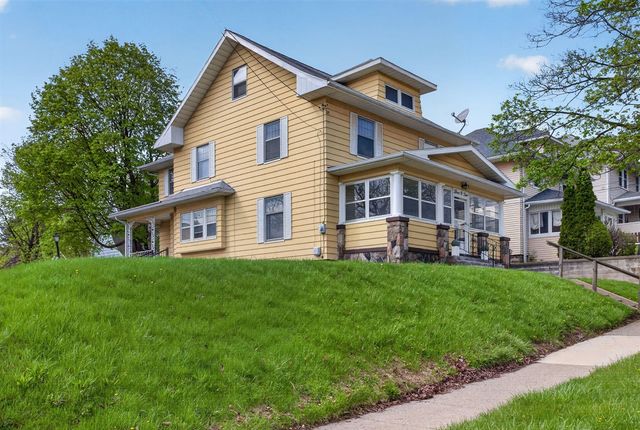 302 Ellery Avenue, Jackson, MI 49201