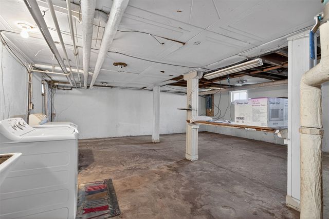 302 Ellery Avenue, Jackson, MI 49201