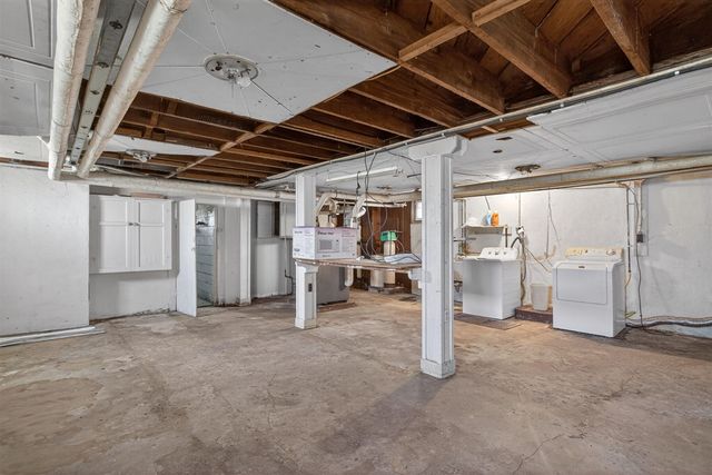 302 Ellery Avenue, Jackson, MI 49201