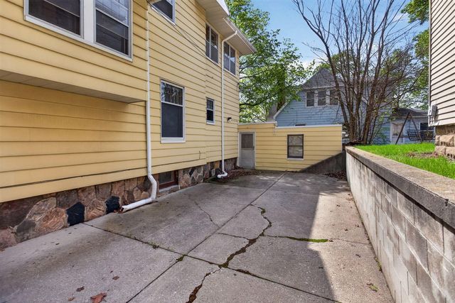 302 Ellery Avenue, Jackson, MI 49201