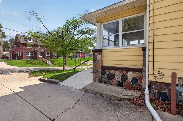 302 Ellery Avenue, Jackson, MI 49201
