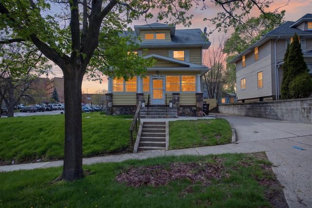 302 Ellery Avenue, Jackson, MI 49201