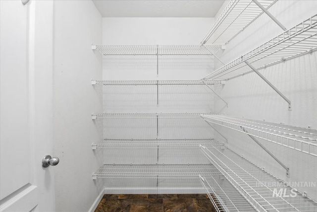 9553 W Trestlewood Dr, Boise, ID 83709