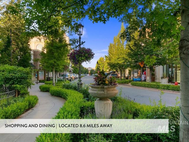 9553 W Trestlewood Dr, Boise, ID 83709