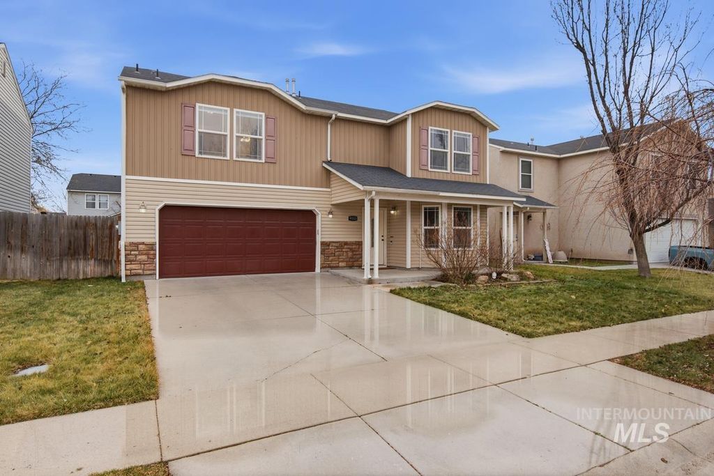 9553 W Trestlewood Dr, Boise, ID 83709