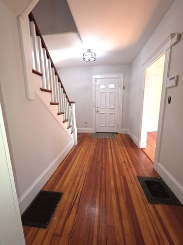 35 Ruskindale Rd, Boston, MA 02136