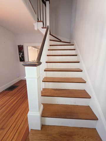35 Ruskindale Rd, Boston, MA 02136