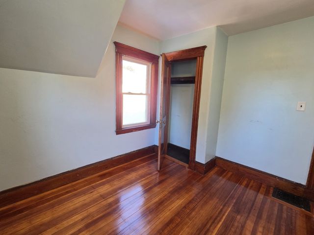 35 Ruskindale Rd, Boston, MA 02136